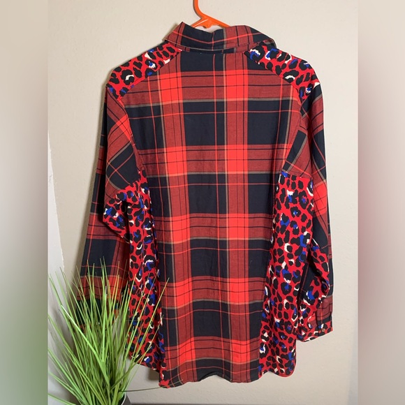 Umgee button up blouse. Red. Size S. - Picture 2 of 9